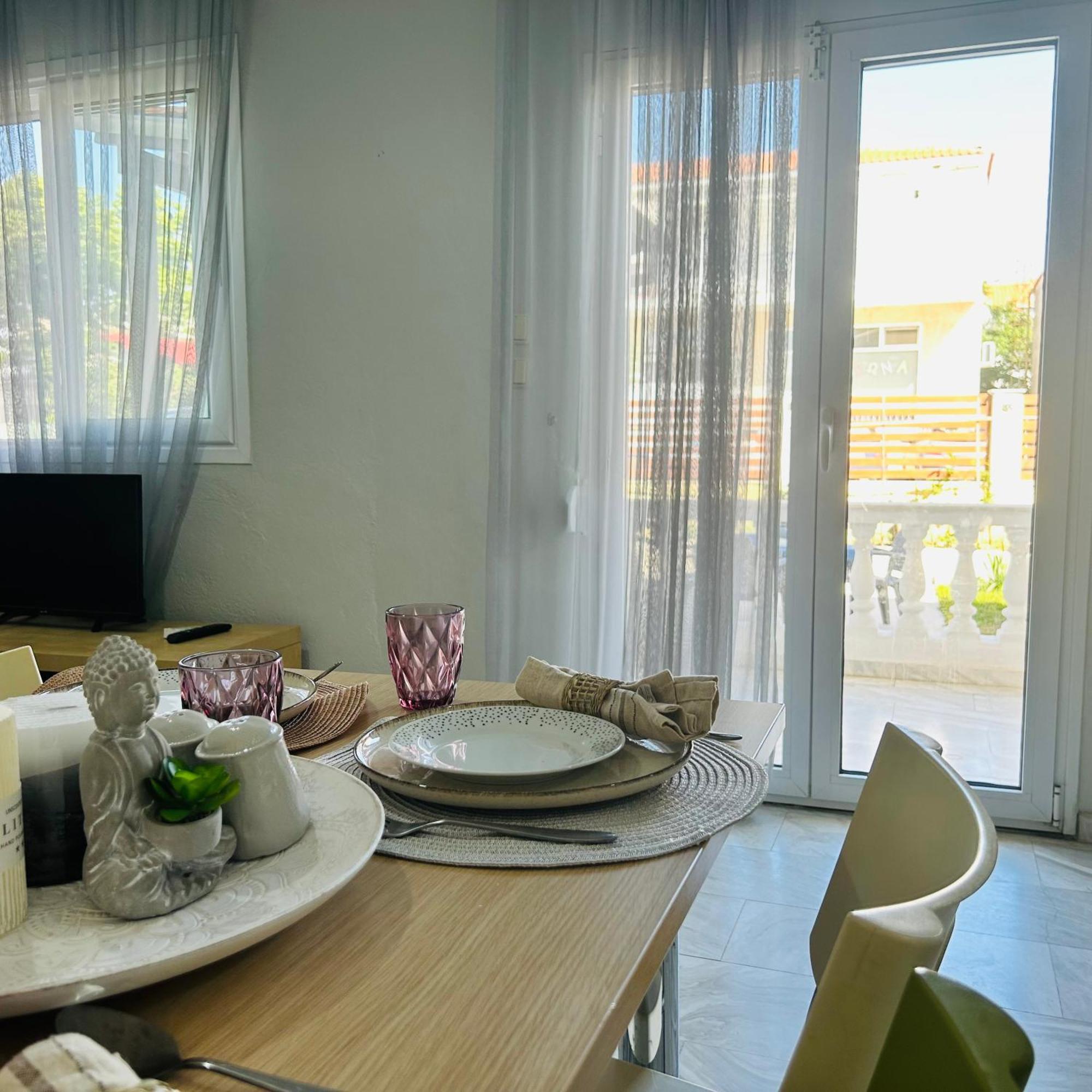 Next To The Beach Apartments Ofrínion المظهر الخارجي الصورة